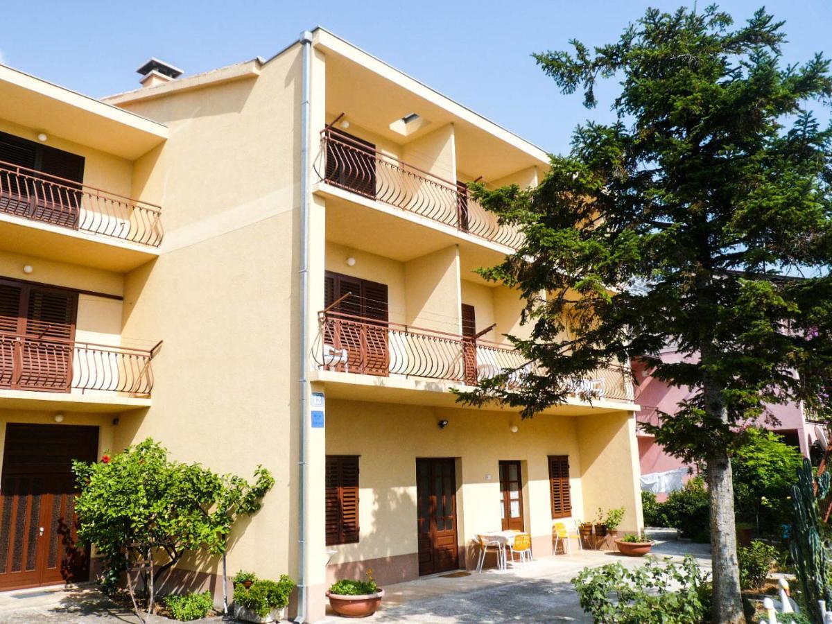 Apartments Saric Makarska Buitenkant foto